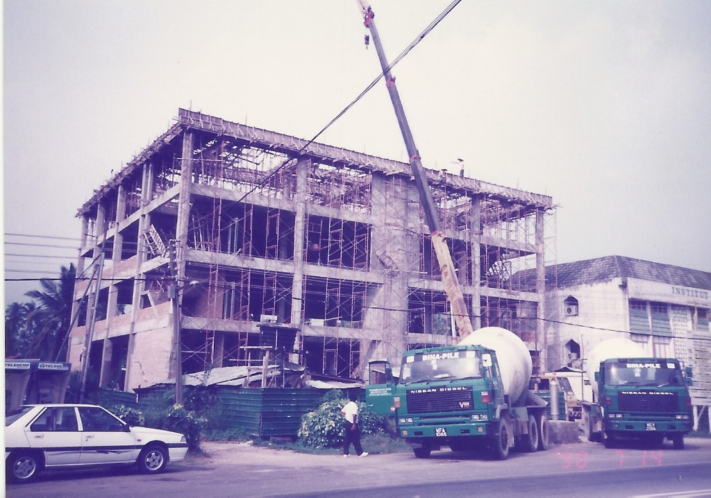 Early days of Bina-Pile Concrete - Building construction supply